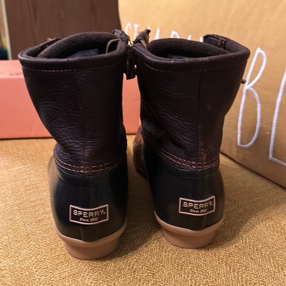 New Sperry Duck Boots Tan/Dark Brown - Picture 3 of 7